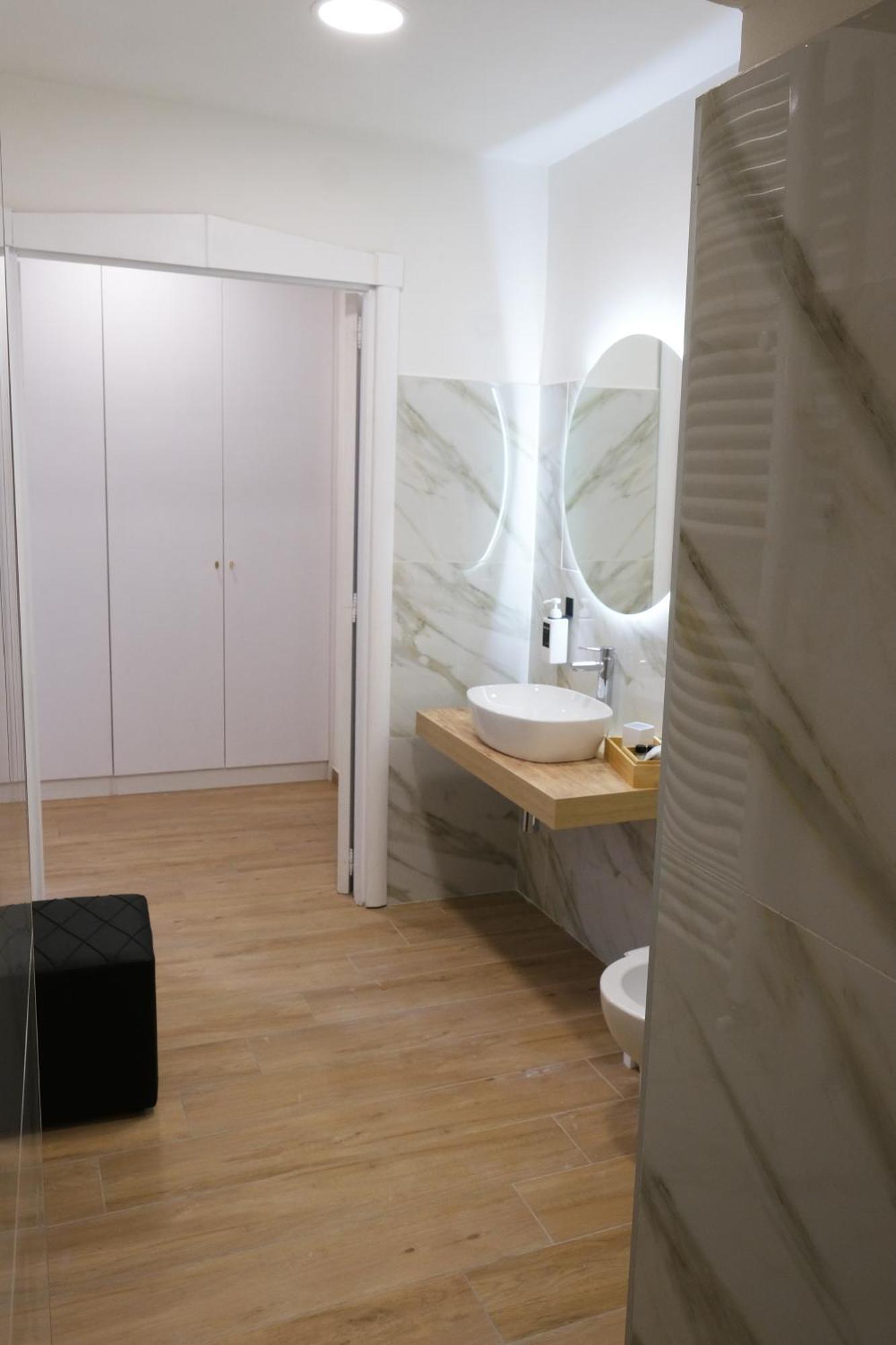 Toledo 292 Luxury House Apartment เนเปิลส์ ภายนอก รูปภาพ